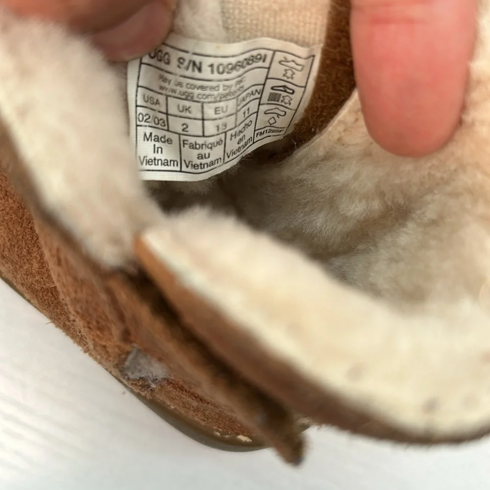 Keelan Toddler Ugg Boots Chestnut Size 2/3